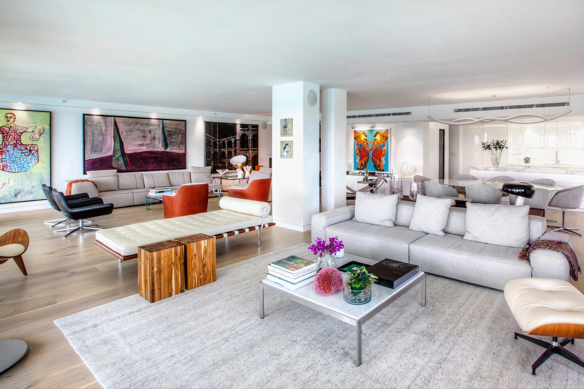 Artistic Luxury Living Room