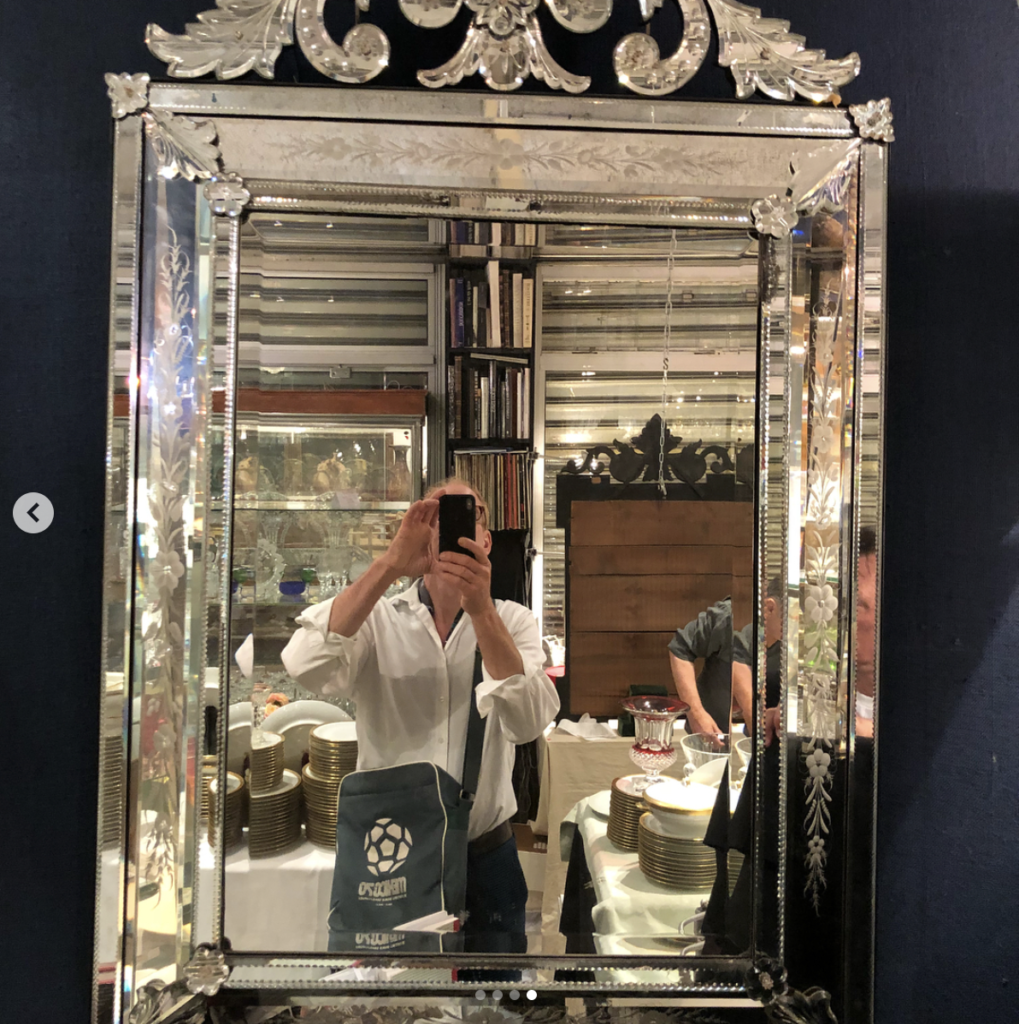 Paris, Marché aux Puces. Always love going to my antique dealers to get one of a kind pieces for my clients. One can’t go wrong with antique Venetian mirrors & chandeliers, or great French mid century.