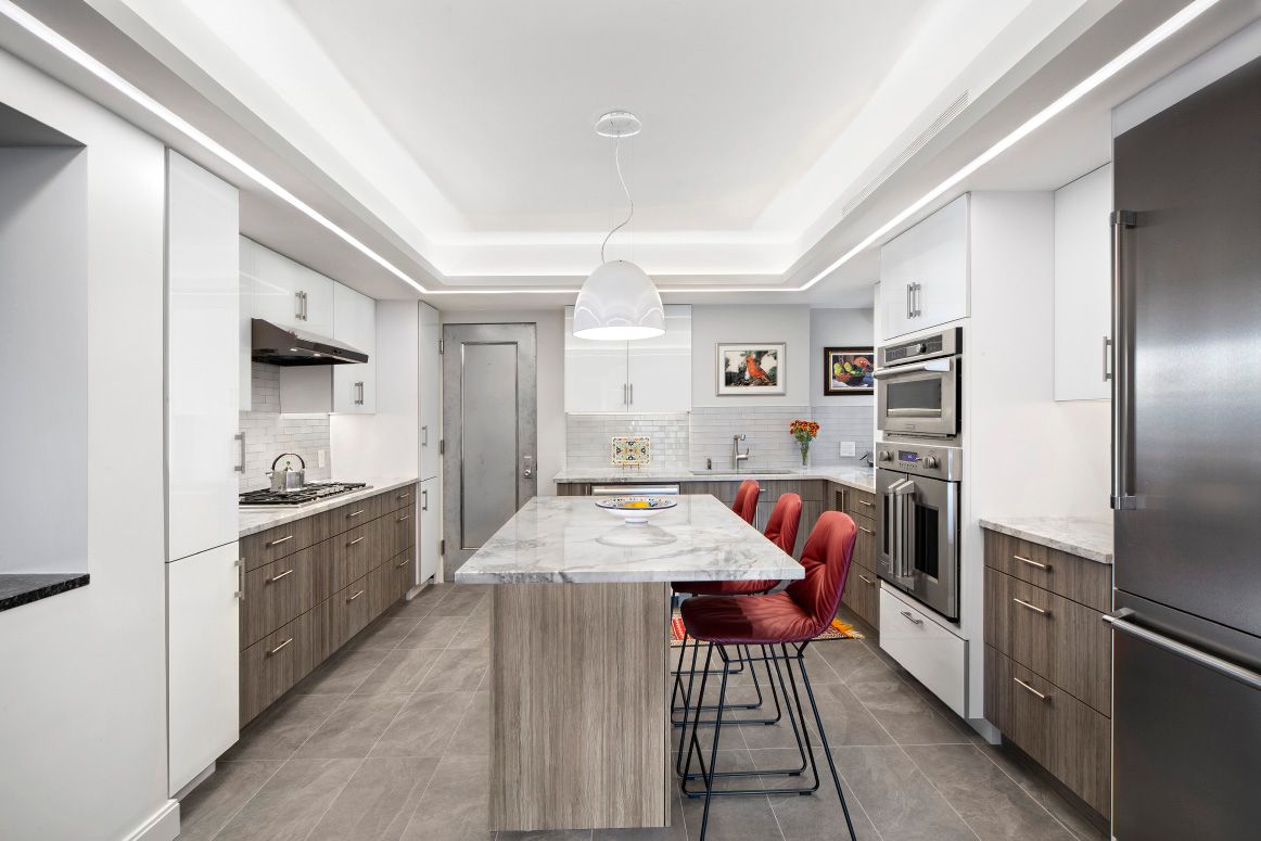 Eat-in kitchen 33 Riverside Drive: NYC Art Deco gut rehab by interior designer Kevin Gray